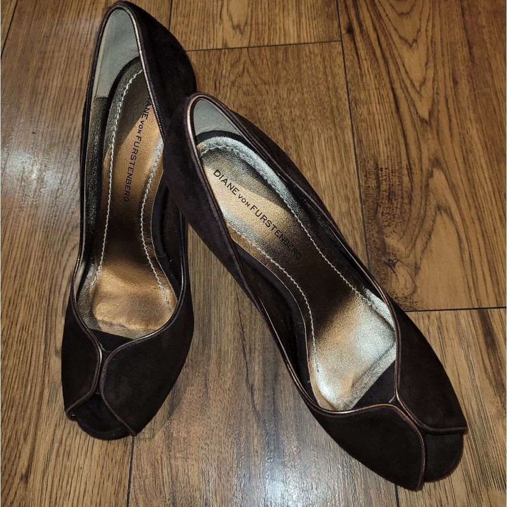 Diane Von Furstenberg Brown Suede Peep-Toe Pumps with Gold Lining